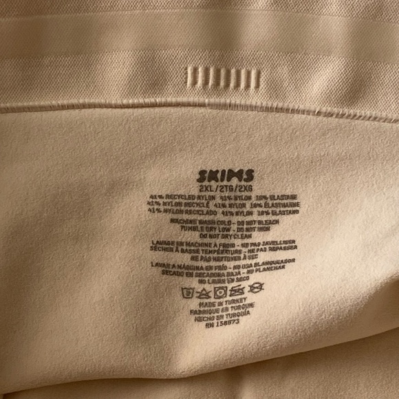 NEW SKIMS Seamless Sculpt High Waisted-Thong Sand  Size 2XL - Picture 8 of 8